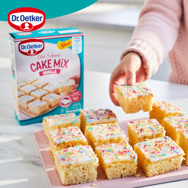 Dr. Oetker Vanilla Old School Traybake Cake Mix, 436g - Includes Baking Tray