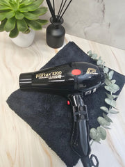 Parlux 3200 Ceramic & Ionic Hair Dryer in Black. Lightweight Compact 1900W Dryer with Ultra High Tech Ionic Technology. Salon Favourite with 2 Speed Settings & 3 Heat Controls Plus Cool Shot Button.