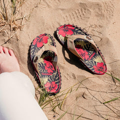 Gumbies Islander Flip-Flops | Unisex Classic Canvas Flip-Flops with Recycled Rubber Outsole & Cotton Footbed | Contoured, Lightweight & Everyday Comfortable | Denim Hibiscus | EU 39