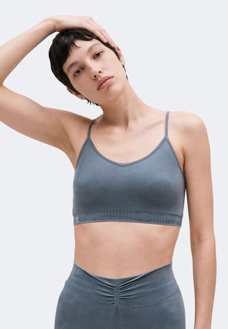 Yogasearcher SAMSKARA - Light support sports bra - steel blue