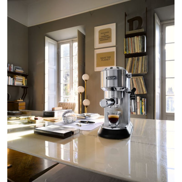 De'Longhi Dedica Style Manual Barista Pump Espresso Coffee Machine , Cappuccino, Latte Macchiato, Espresso Coffee Maker Milk Frother , EC685.BK , Black